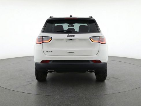 Used 2025 Jeep Compass Trailhawk AWD/4WD image 7