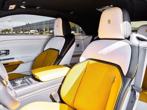 Used 2025 Rolls-Royce Spectre Black Badge image 36