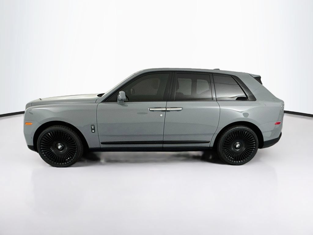 Used 2021 Rolls-Royce Cullinan Black Badge AWD/4WD image 8