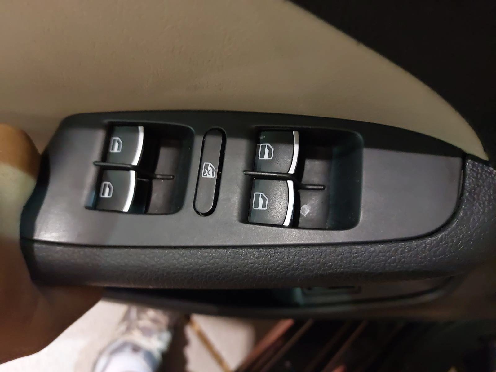 Used 2013 Volkswagen Jetta SE FWD image 24