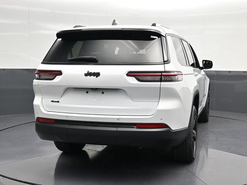 Used 2023 Jeep Grand Cherokee L Laredo AWD/4WD image 2