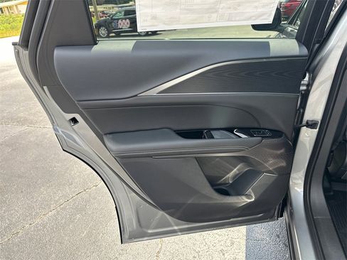 New 2025 Cadillac Lyriq Luxury image 21