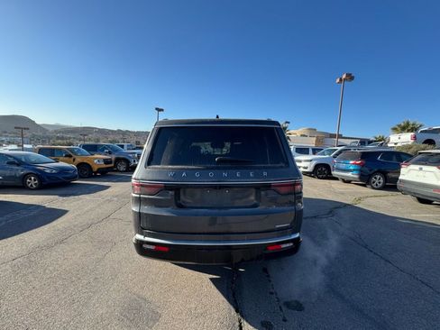 Used 2024 Jeep Wagoneer Series III image 4