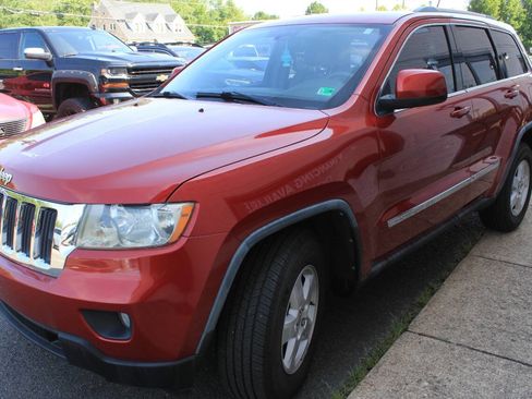 Used 2011 Jeep Grand Cherokee Laredo image 5