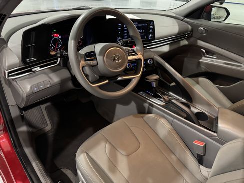 Used 2023 Hyundai Elantra SEL image 26