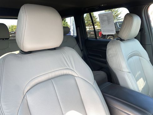 Used 2025 Jeep Grand Cherokee Laredo X w/ Trailer Tow Package image 17