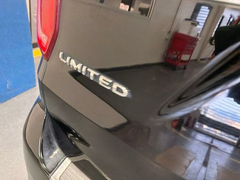 Used 2018 Ford Explorer Limited w/ Equipment Group 301A AWD/4WD image 11