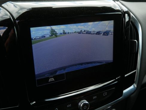 Used 2023 Chevrolet Traverse LT AWD/4WD image 32