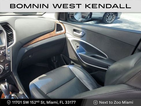 Used 2018 Hyundai Santa Fe SE image 16