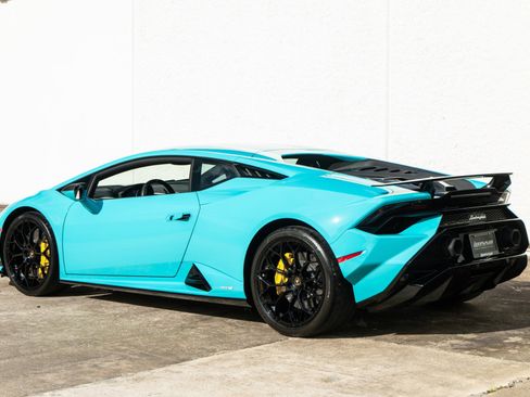 Used 2023 Lamborghini Huracan Tecnica RWD image 5