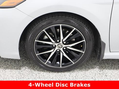 Used 2022 Toyota Camry SE image 11