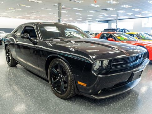 Used 2013 Dodge Challenger R/T w/ Blacktop Pkg image 6