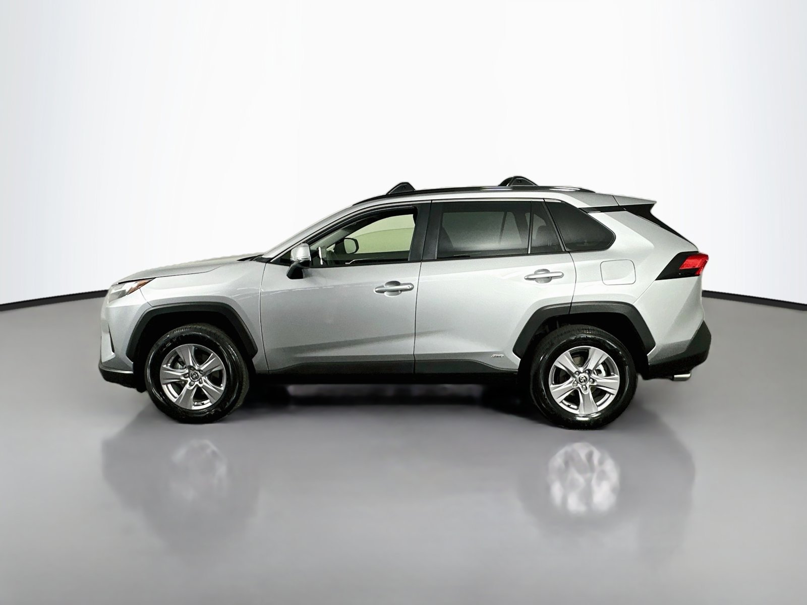 Certified 2025 Toyota RAV4 XLE AWD/4WD image 4