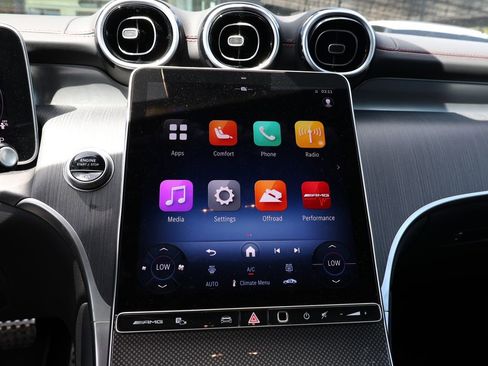 Used 2025 Mercedes-Benz GLC 43 AMG 4MATIC image 28