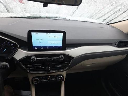 Used 2020 Ford Escape SEL image 14