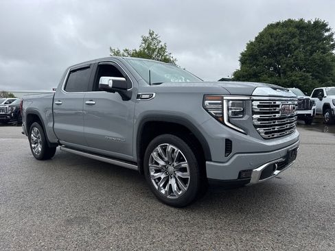 Used 2024 GMC Sierra 1500 Denali AWD/4WD image 8