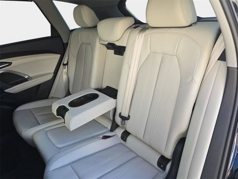 New 2025 Audi Q5 Prestige image 14