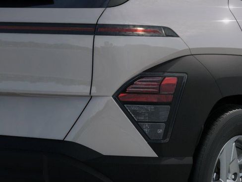 New 2026 Hyundai Kona SE FWD image 10