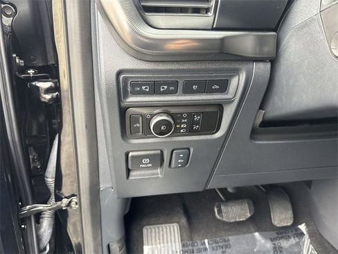 Used 2024 Ford F150 Platinum w/ Equipment Group 702A High image 25