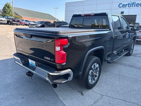 Used 2024 Chevrolet Silverado 2500 LT AWD/4WD image 3