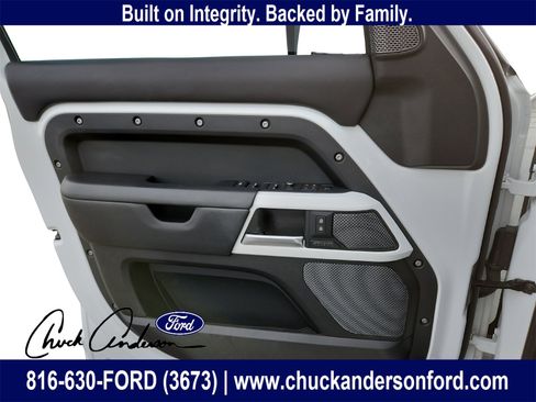 Used 2021 Land Rover Defender 110 X-Dynamic HSE image 21