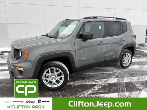 Used 2022 Jeep Renegade Latitude image 3