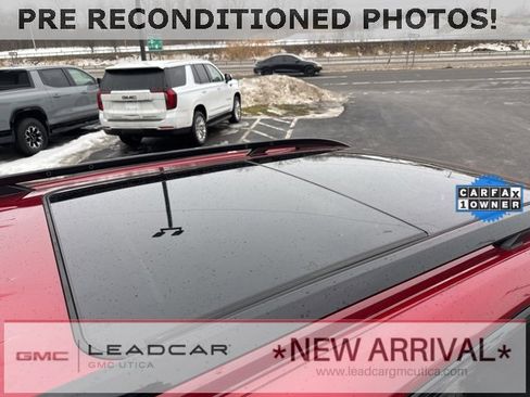 Used 2023 GMC Terrain SLT w/ Elevation Edition image 12