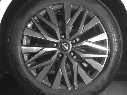 Used 2025 Nissan Altima 2.5 SV image 14