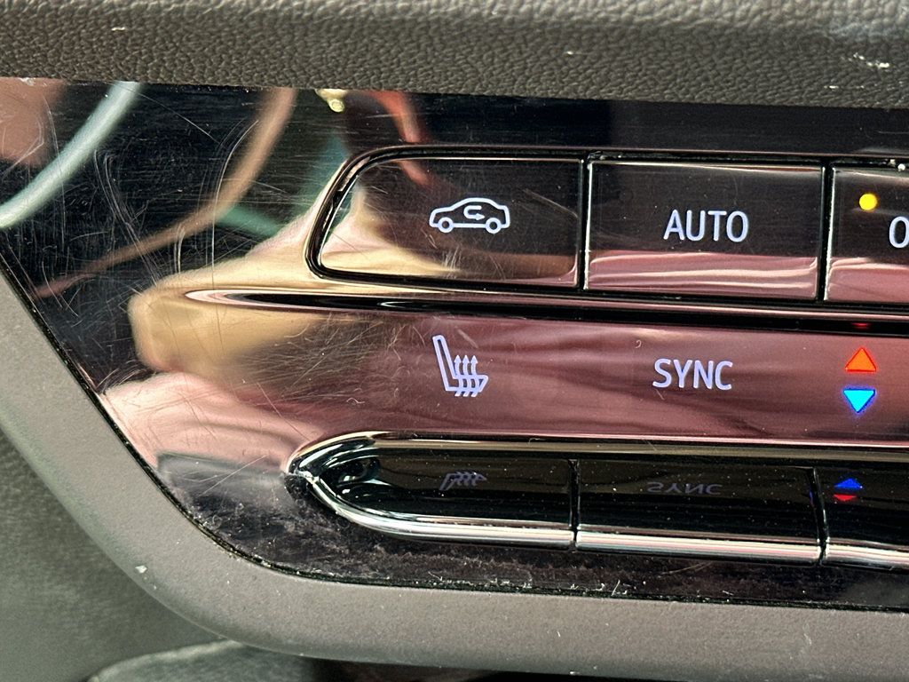 Used 2022 Buick Envision Essence w/ Safety Package FWD image 25