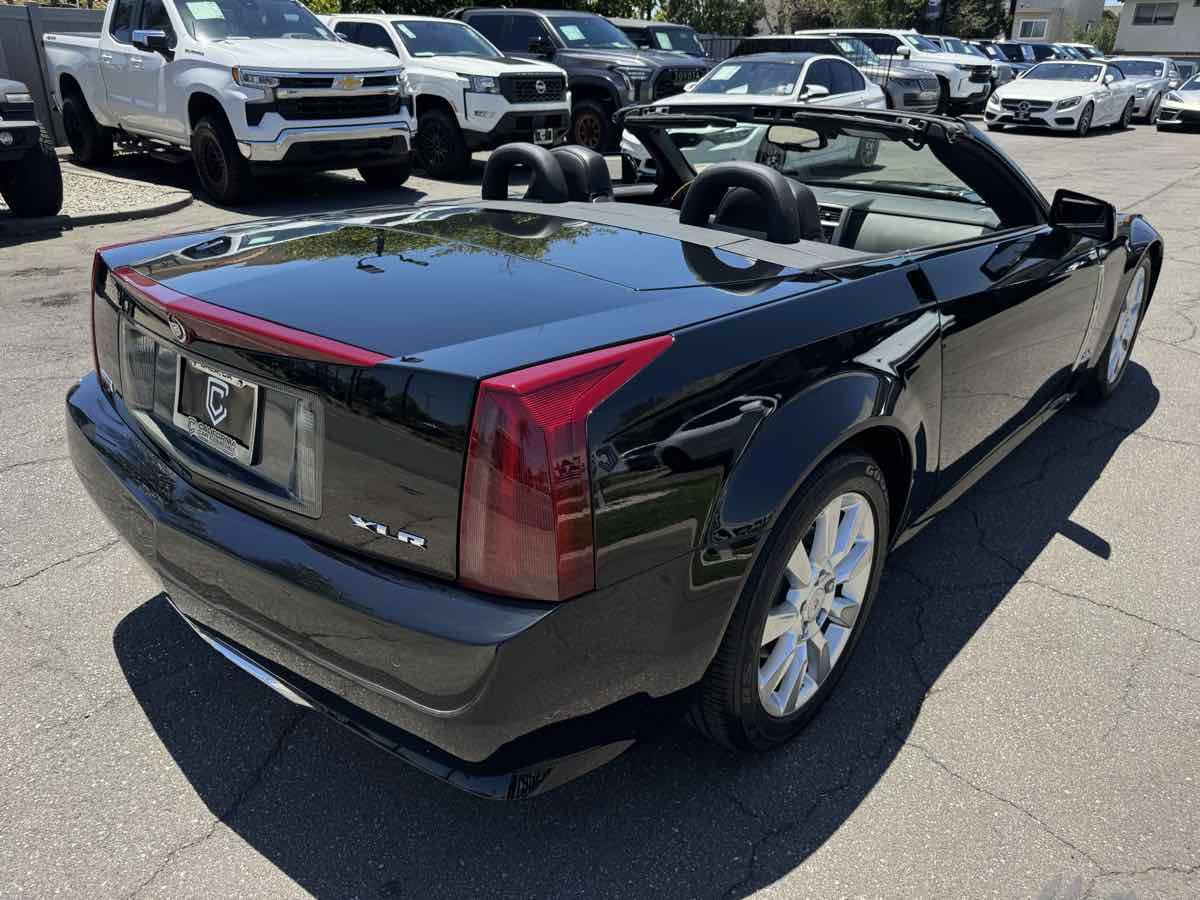 Used 2009 Cadillac XLR RWD image 12