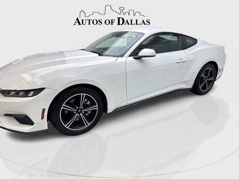 Used 2025 Ford Mustang Coupe RWD image 11
