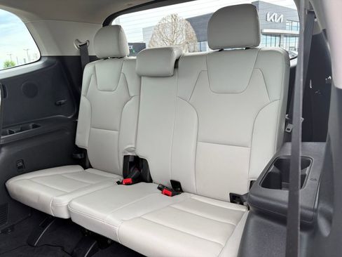 Used 2024 Kia Telluride SX w/ Towing Package FWD image 13