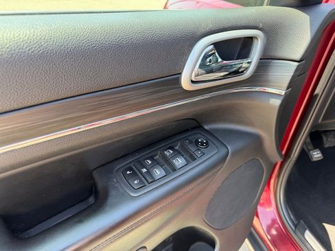 Used 2020 Jeep Grand Cherokee Limited AWD/4WD image 14