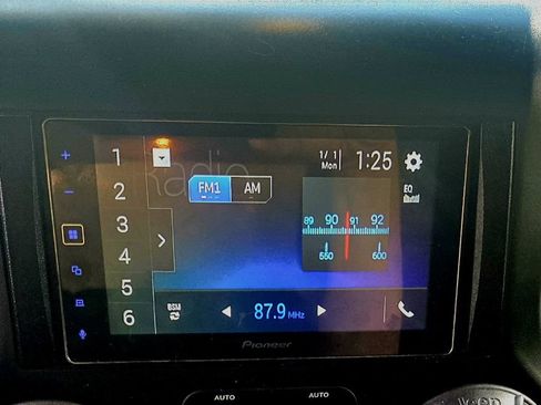 Used 2015 Jeep Wrangler Unlimited Sport w/ Quick Order Package 24S AWD/4WD image 16
