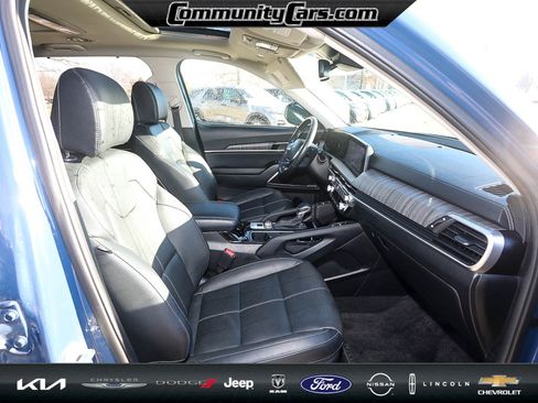 Used 2024 Kia Telluride EX image 22