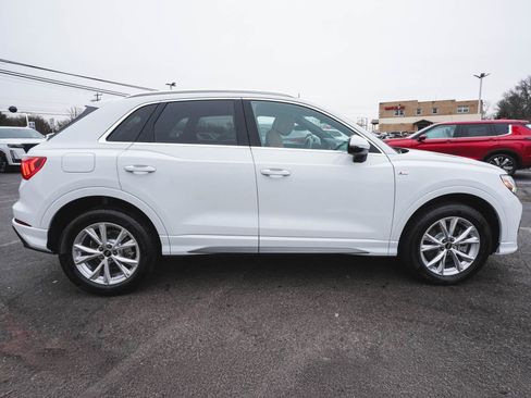 Used 2023 Audi Q3 2.0T Premium w/ Convenience Package image 4