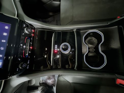 Used 2025 Jeep Grand Cherokee L Laredo image 25