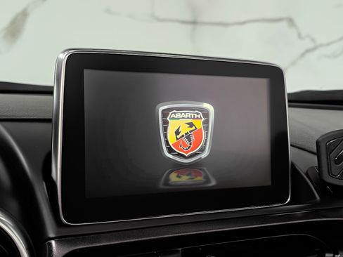 Used 2018 FIAT 124 Spider Abarth w/ Convenience Group image 24