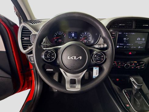 Used 2022 Kia Soul LX FWD image 13