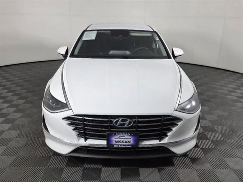 Used 2021 Hyundai Sonata SE w/ Preferred Accessory Package image 10