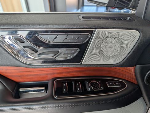 Used 2020 Lincoln Navigator L Reserve w/ Luxury Package AWD/4WD image 14