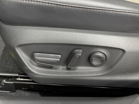 Used 2020 Toyota Camry XLE image 21