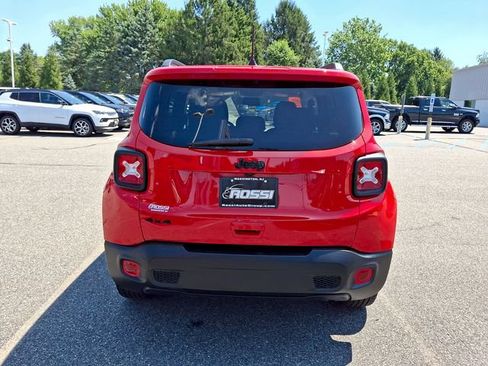 Used 2023 Jeep Renegade Altitude w/ Convenience Group I AWD/4WD image 7