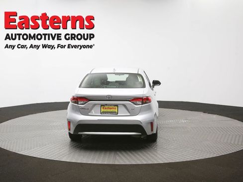 Used 2022 Toyota Corolla LE FWD image 37