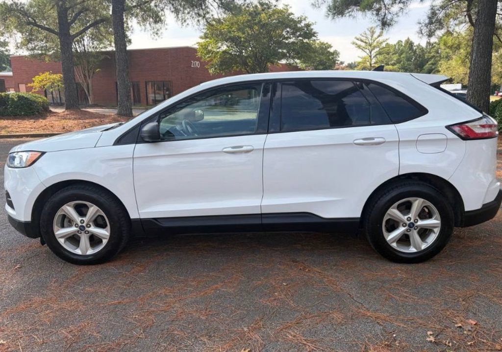 Used 2019 Ford Edge SE FWD image 15