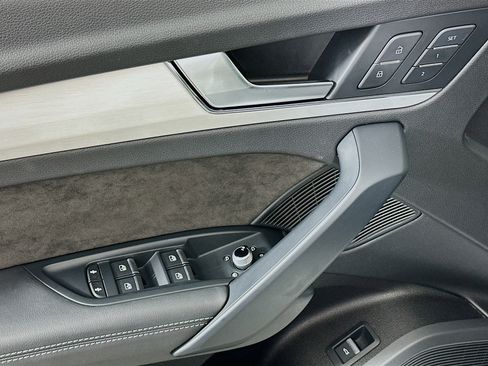 Used 2020 Audi SQ5 Premium Plus w/ Premium Plus Package image 15