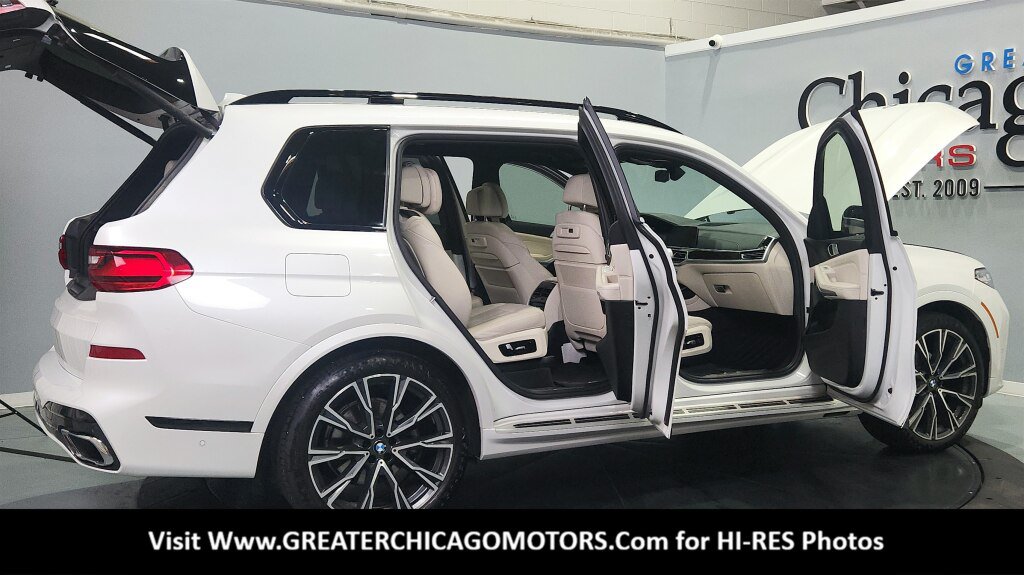 Used 2021 BMW X7 xDrive40i w/ M Sport Package AWD/4WD image 21