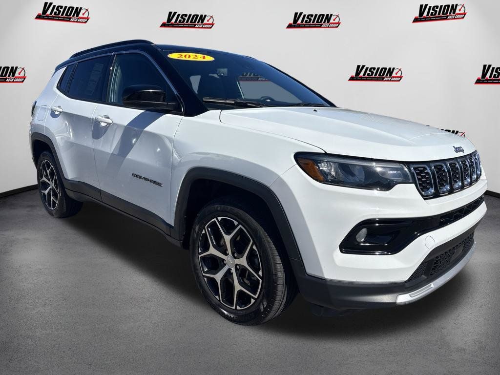 Used 2024 Jeep Compass Limited AWD/4WD image 3