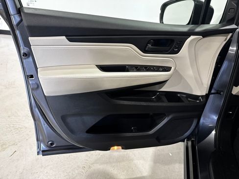 Used 2025 Honda Odyssey EX-L image 17