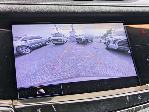 Used 2023 Cadillac XT6 Premium Luxury FWD image 22